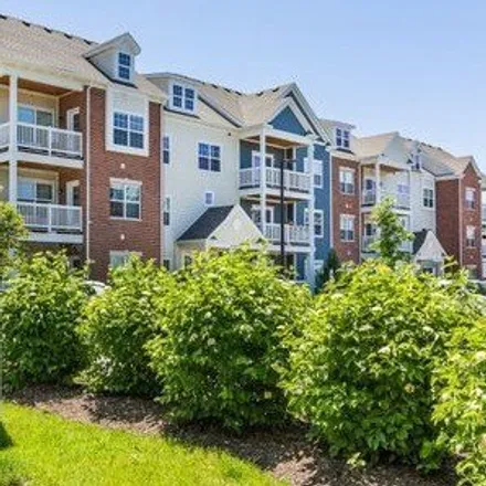 Rent this 1 bed condo on 48 West Main Street in Lake Zurich Highlands, Lake Zurich