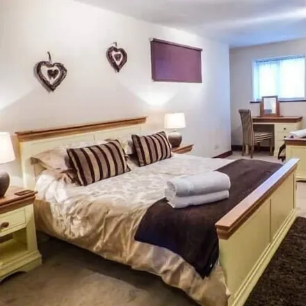 Rent this 5 bed townhouse on Dyffryn Ardudwy in LL44 2BF, United Kingdom