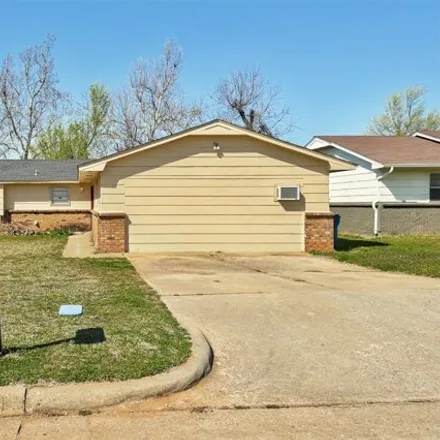 Image 2 - 1277 Lauren Lane, Midwest City, OK 73110, USA - House for sale