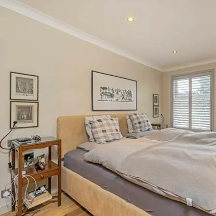 Image 7 - 7 The Shires, London, TW10 5HF, United Kingdom - House for sale