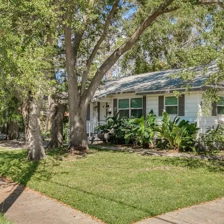 Image 7 - 141 Southwest Lincoln Circle North, Saint Petersburg, FL 33703, USA - House for sale