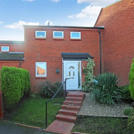 Rent this 2 bed townhouse on Paddock Lane in Redditch, B98 7XT