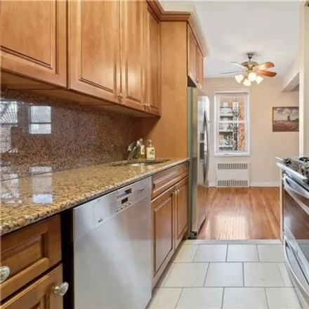 Image 6 - 9425 Shore Road, New York, NY 11209, USA - Apartment for sale