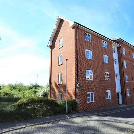 Rent this 2 bed apartment on 18 Groves Close in Colchester, CO4 5BP