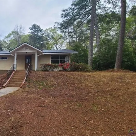 Buy this 4 bed house on 104 Woodland Drive in Warner Robins, GA 31088