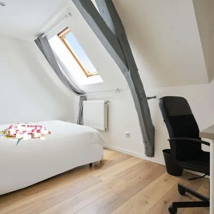 Rent this 4 bed room on 39 Place Rihour in 59800 Lille, France
