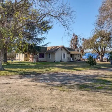 Buy this 5 bed house on Roeding Road in Ceres, CA 95326