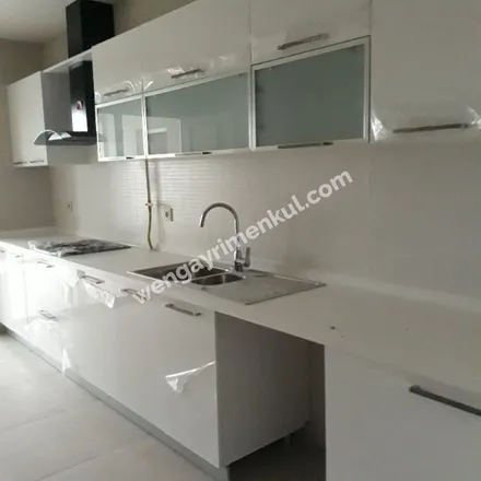 Rent this 5 bed apartment on İSPARK in Doğa Parkı Caddesi, 34488 Başakşehir