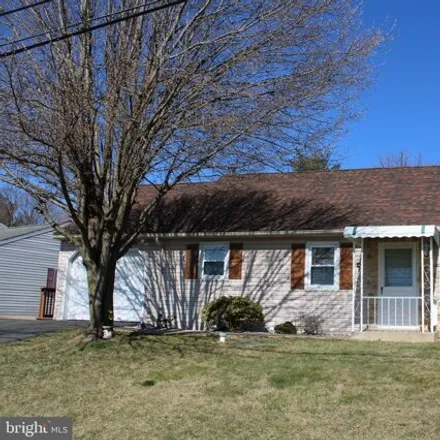 Rent this 2 bed house on 825 Walnut Street in Earl Township, PA 17557