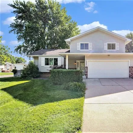 Buy this 3 bed house on 6279 South 30th Street in Lincoln, NE 68516