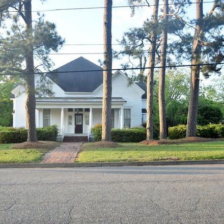 Rent this 3 bed house on 77 King Street in Newton, AL 36352