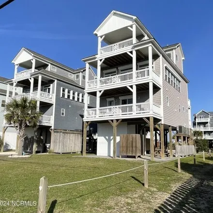 Image 4 - 198 Scotch Bonnet Circle, West Onslow Beach, North Topsail Beach, NC 28445, USA - House for sale
