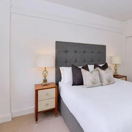 Image 7 - Pelham Court, 145 Fulham Road, London, SW3 6SD, United Kingdom - Apartment for rent