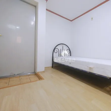 Rent this studio apartment on 서울특별시 성북구 안암동5가 128-9