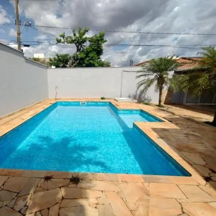 Buy this 2 bed house on Rua das Codornas in Monumento, Piracicaba - SP