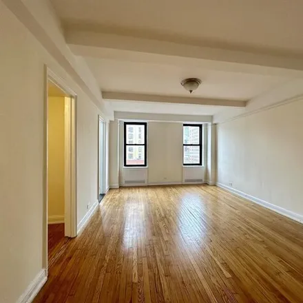 Rent this studio house on 160 West 15th Street in New York, NY 10011