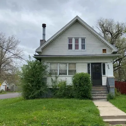Buy this 3 bed house on 2238 North Broadway Street in Peoria, IL 61604