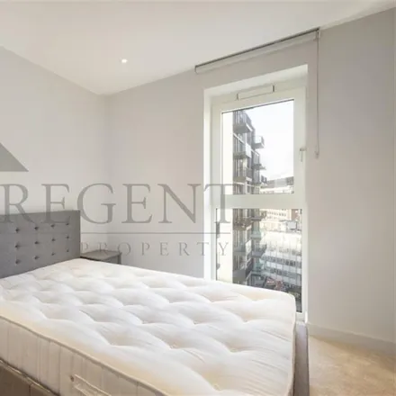 Image 6 - Fountain Park Way, London, W12 7LF, United Kingdom - Apartment for rent