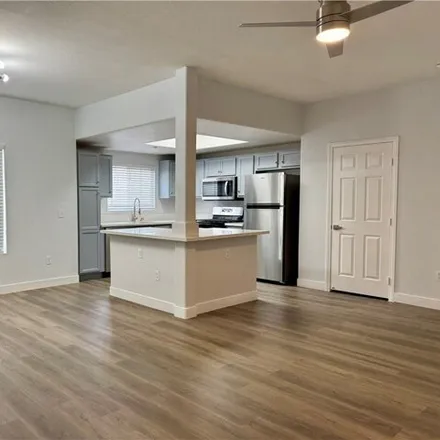 Image 3 - Boulder Highway, Henderson, NV 89112, USA - Condo for sale