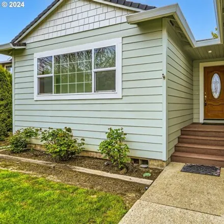Buy this 3 bed house on 442 Southwest Howard Drive in McMinnville, OR 97128