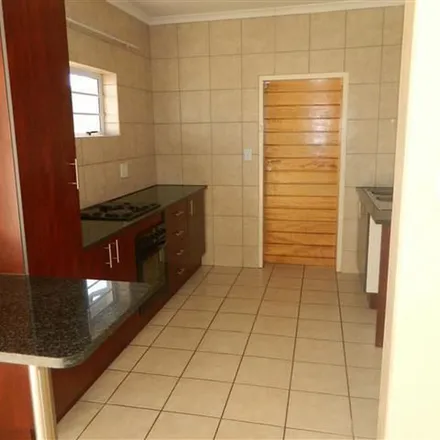 Image 7 - Ridge Avenue, Hoëveldpark, eMalahleni, 1042, South Africa - Townhouse for rent