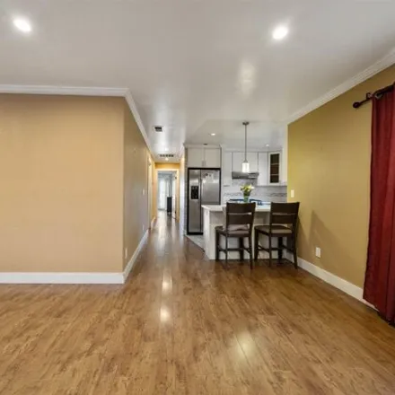 Image 3 - 744 South Elmhurst Avenue, Oakland, CA 94621, USA - House for sale