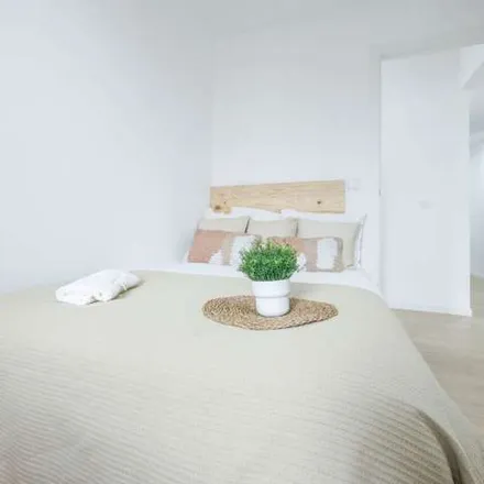 Rent this 7 bed apartment on Carrer de Francesc Martínez in 17, 46020 Valencia
