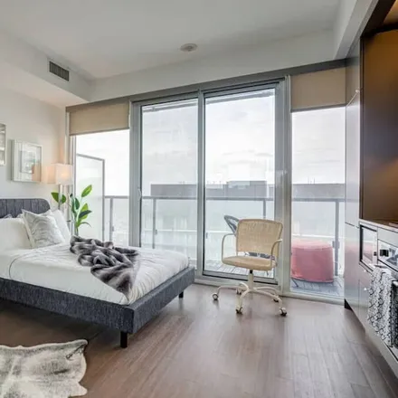 Rent this studio apartment on Spadina in Toronto, ON M5V 0G6