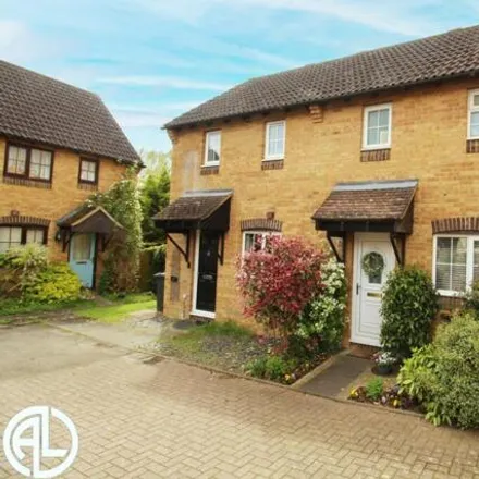 Buy this 1 bed townhouse on Highover Junior Mixed and Infant School in Cambridge Road, Hitchin