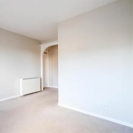 Image 4 - Shrublands, Saffron Walden, CB10 2EH, United Kingdom - Apartment for rent