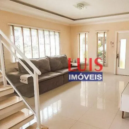 Buy this 5 bed house on Estrada Senador Fernandes da Cunha in Rio do Ouro, Niterói - RJ