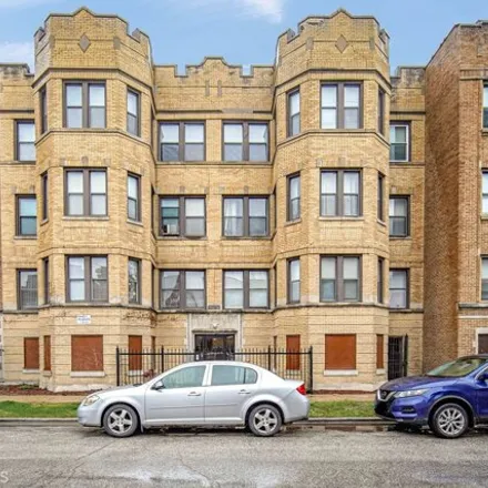 Buy this studio house on 1758-1760 East 72nd Street in Chicago, IL 60649