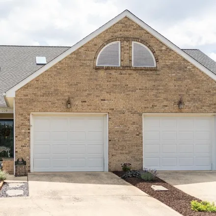 Buy this 3 bed townhouse on 176 Brandon Circle in Waynesboro, VA 22980