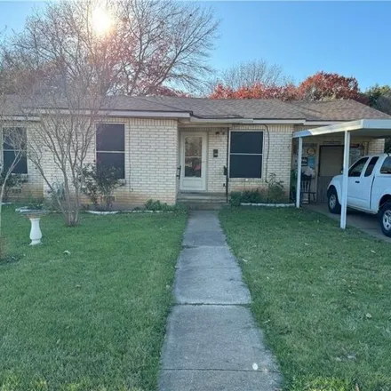 Buy this 3 bed house on 921 South Van Buren Avenue in McGregor, TX 76657