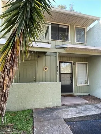 Buy this 2 bed house on 1561 Kenilworth Boulevard in Sebring, FL 33870
