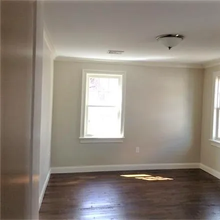 Image 7 - 13;15 Cook Street, Newton, MA 02458, USA - Condo for rent