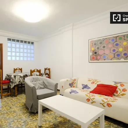 Rent this 3 bed apartment on Calle de Illescas in 49, 28024 Madrid