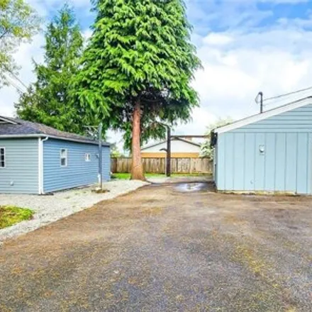 Buy this studio house on 7220 49th Dr NE in Marysville, Washington