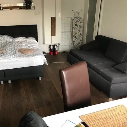 Rent this 2 bed apartment on Hiltenspergerstraße 3 in 80798 Munich, Germany