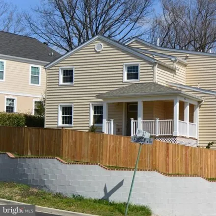 Rent this 5 bed house on 1000 South Edison Street in Arlington, VA 22204