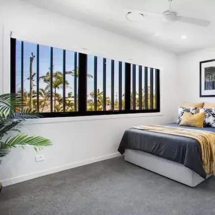 Image 5 - Isle of Capri, Surfers Paradise, Gold Coast City, Queensland, Australia - House for rent