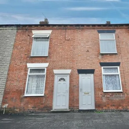 Rent this 2 bed townhouse on Byrkley Street in Burton-on-Trent, DE14 2EG