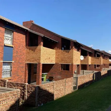 Image 5 - Sumner Avenue, Kibler Park, Gauteng, 2053, South Africa - Apartment for rent