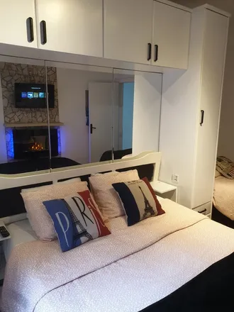 Rent this 1 bed apartment on l'Hospitalet de Llobregat in Districte I, ES