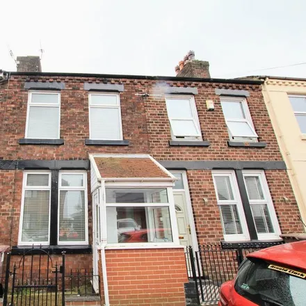 Rent this 2 bed townhouse on New Road in St Helens, L34 2QE