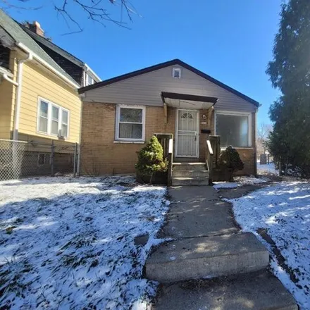 Buy this 2 bed house on 3244 North 40th Street in Milwaukee, WI 53216