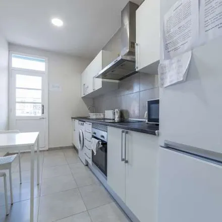 Image 3 - Carrer de Sueca, 67, 46006 Valencia, Spain - Apartment for rent
