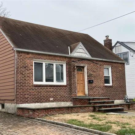 Buy this 3 bed house on 1415 Noel Avenue in Hewlett, NY 11557