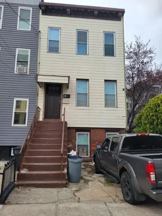 Image 1 - 253 Pine Street, Communipaw, Jersey City, NJ 07304, USA - House for rent