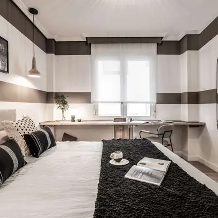 Rent this 4 bed apartment on Cervecería De Madrid al Pincho in Carril bici Santa Engracia, 28010 Madrid